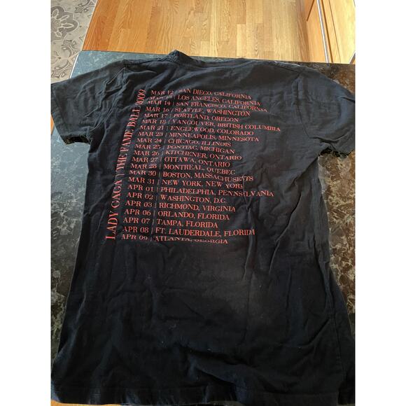 Lady Gaga The Fame Ball tour band tshirt 2009 size small/kids Large - Picture 3 of 5